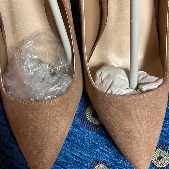 SHOEDAZZLE Mauve Pumps - Picture 3 of 6